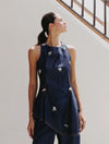 Chaleco denim con apliques de lentejuelones de la marca Diana Buelvas – Moda colombiana de lujo contemporáneo y diseño de autor brillante | Casa Precis, Concept Store
