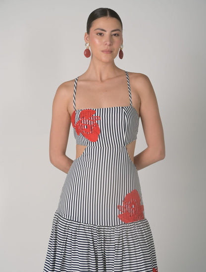 Vestido Maxi Sea de la marca Mawina con silueta fluida y diseño romántico inspirado en el mar – Moda colombiana de lujo y elegancia consciente | Casa Precis, Concept Store