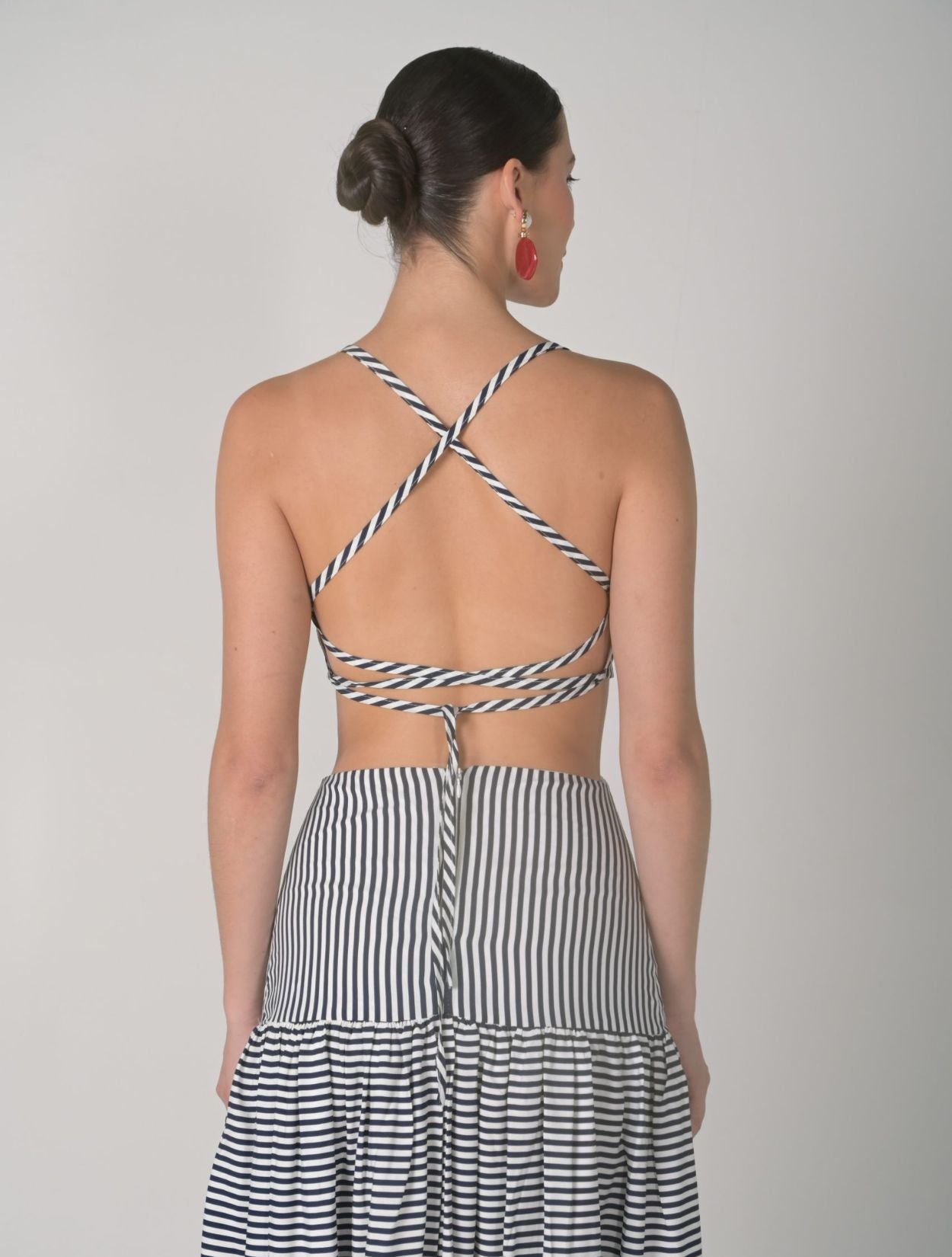 Vestido Maxi Sea de la marca Mawina con silueta fluida y diseño romántico inspirado en el mar – Moda colombiana de lujo y elegancia consciente | Casa Precis, Concept Store