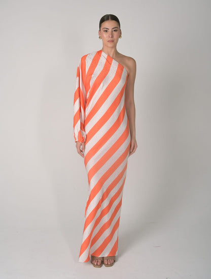 Vestido Maxi Zinnia de la marca Mawina con silueta volumétrica y diseño de lujo – Moda colombiana contemporánea y artesanal | Casa Precis, Concept Store